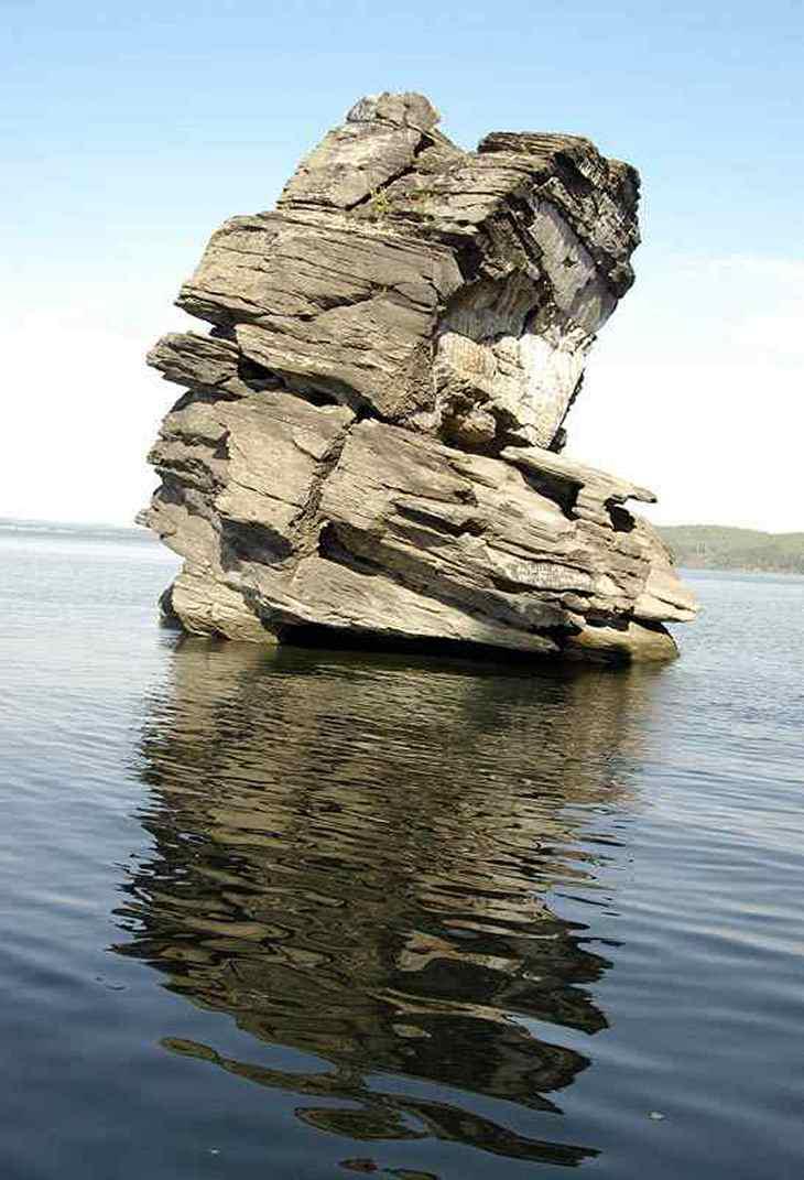Озеро Иткуль - Шайтан-камень. Фотография Евгения Чибилева.